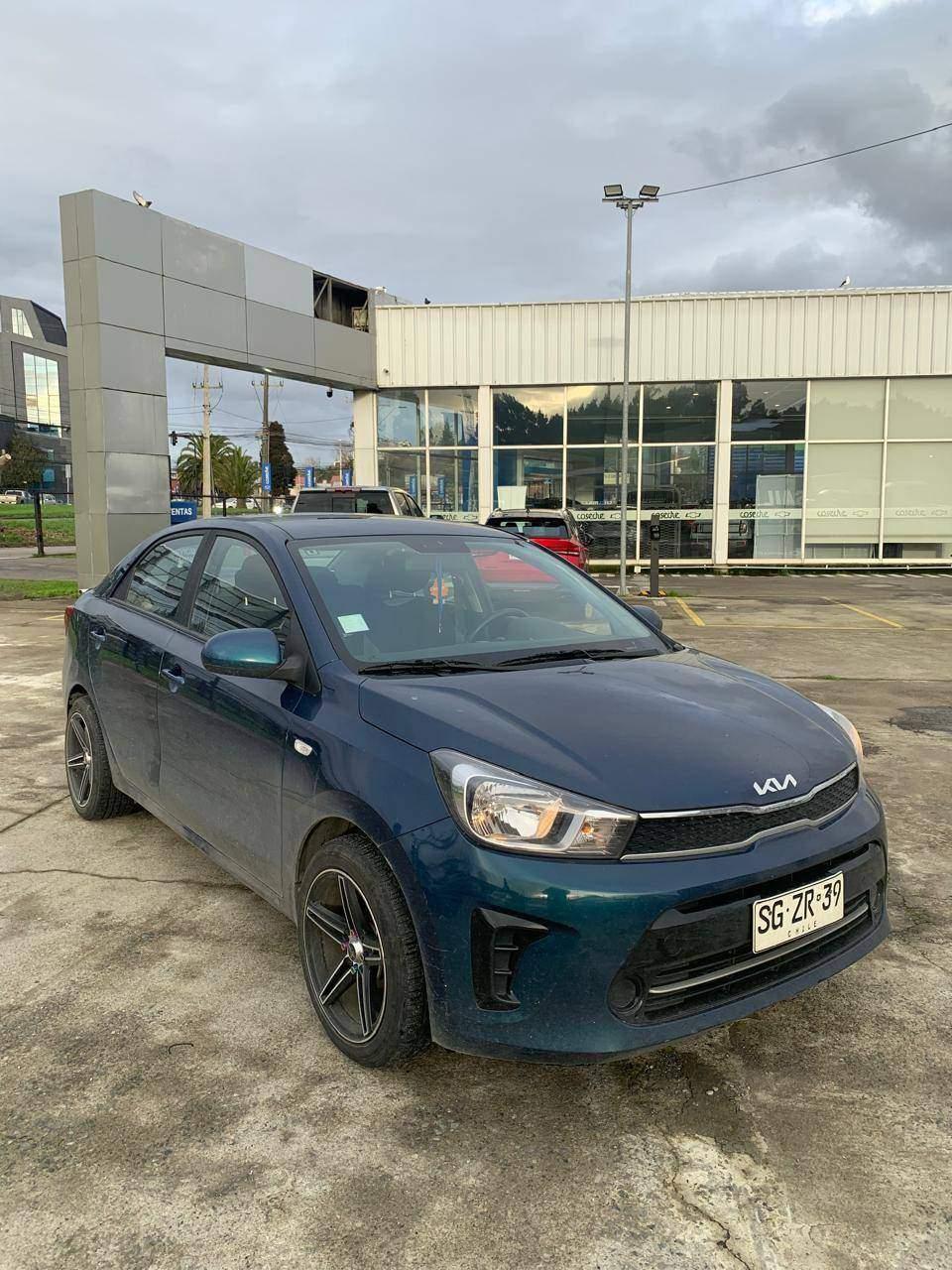 Automovil Kia Soluto