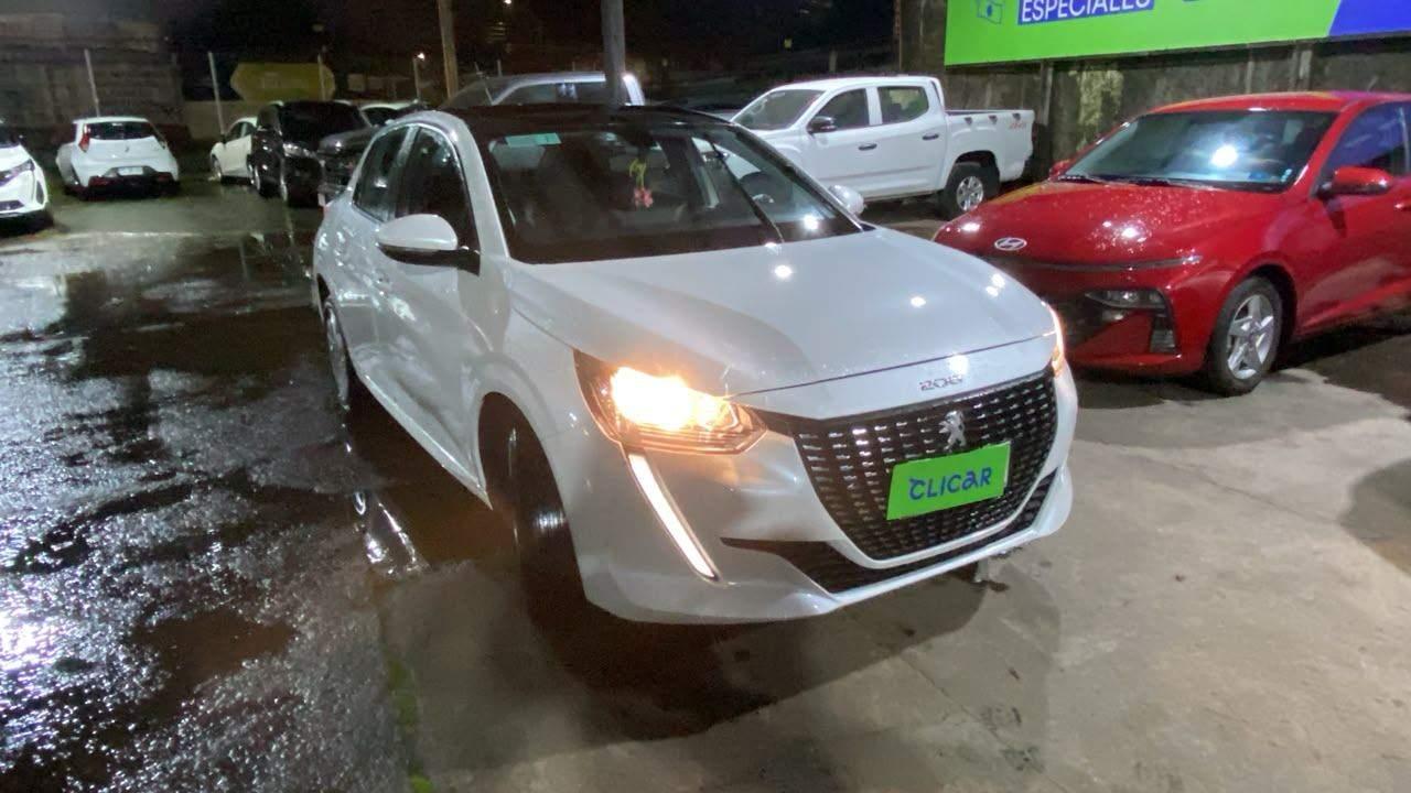 Automovil Peugeot 208