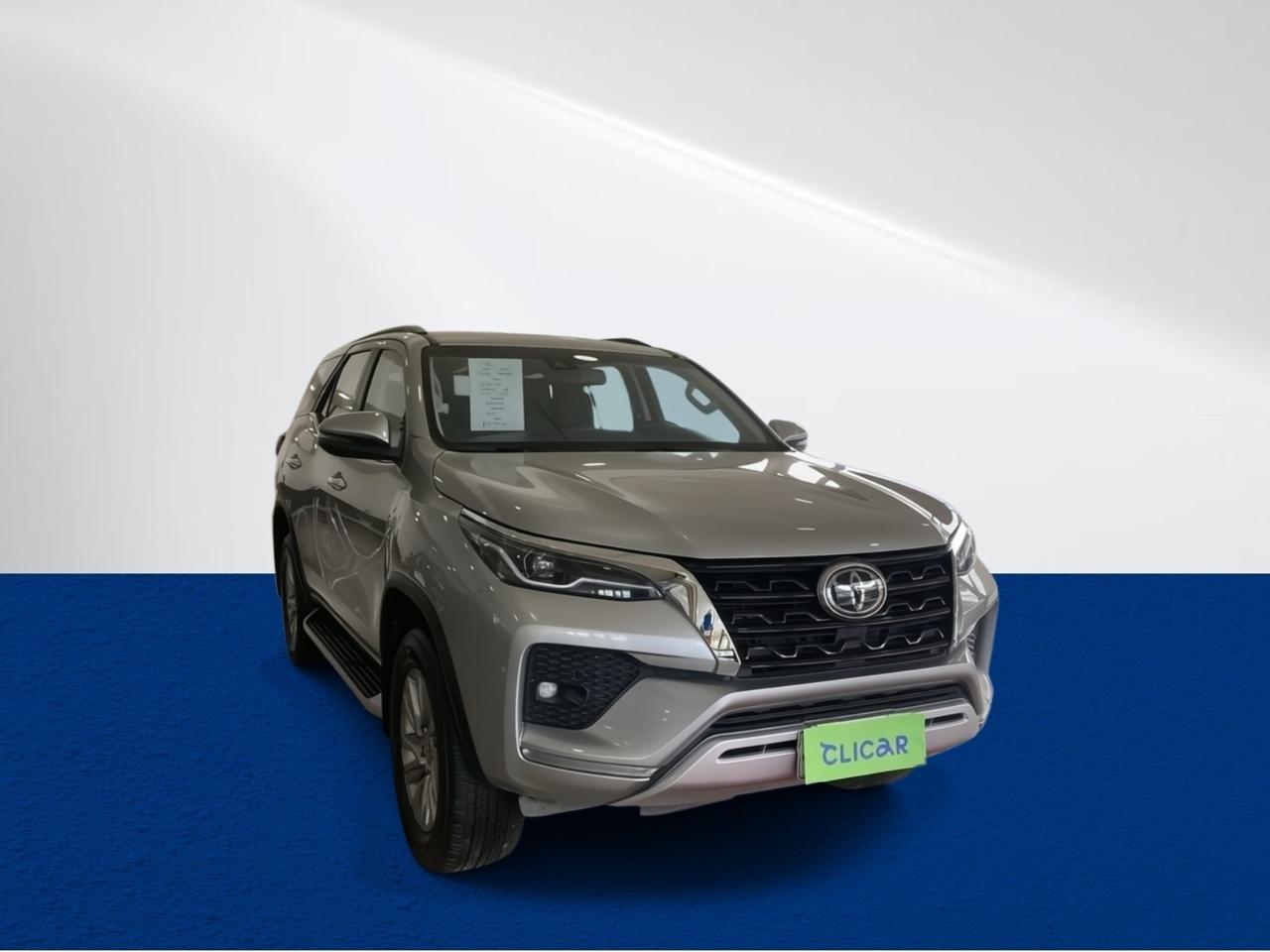 Station Wagon Toyota Fortunner