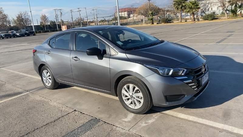 Automovil Nissan Versa