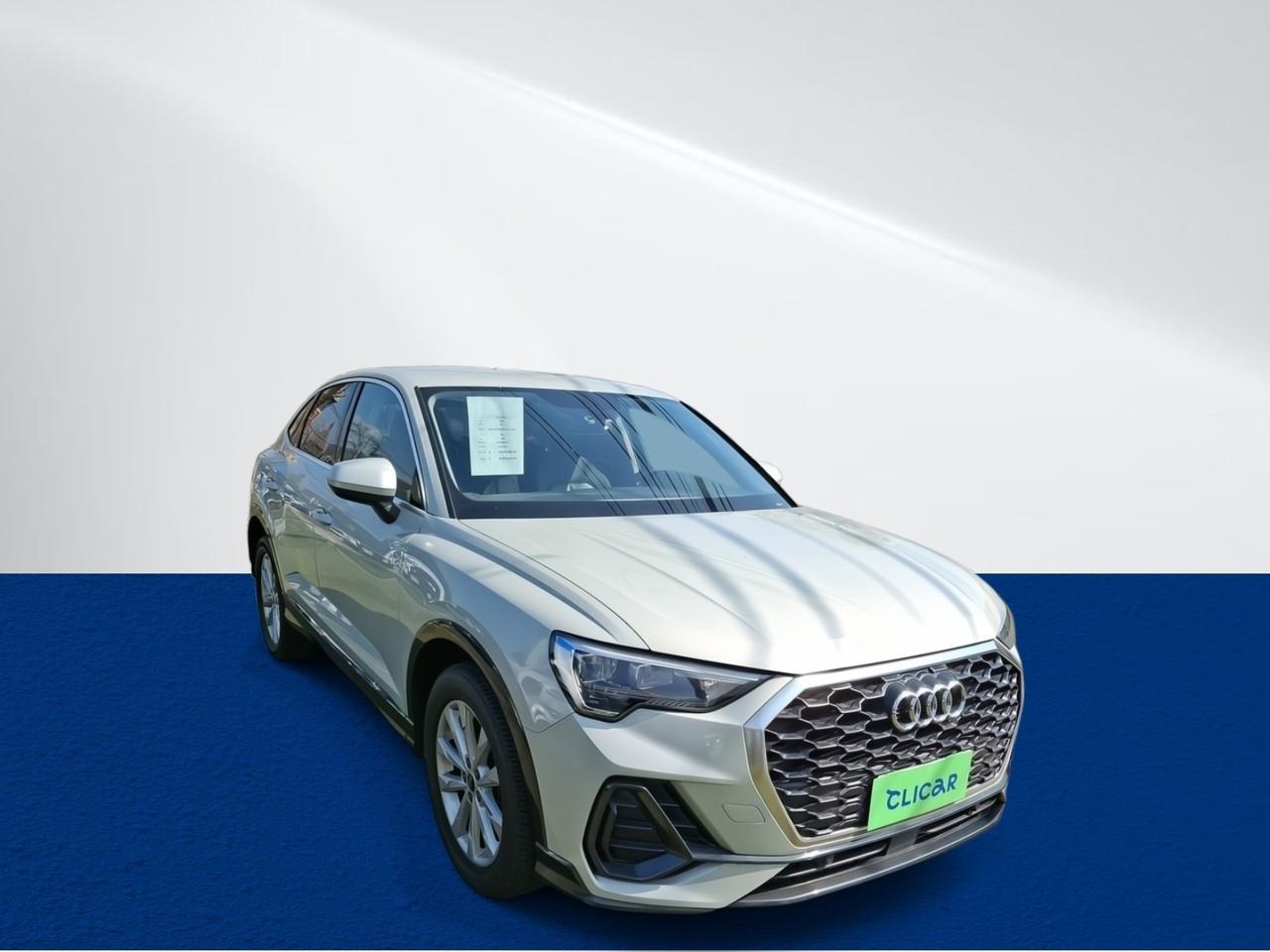 Station Wagon Audi Q3